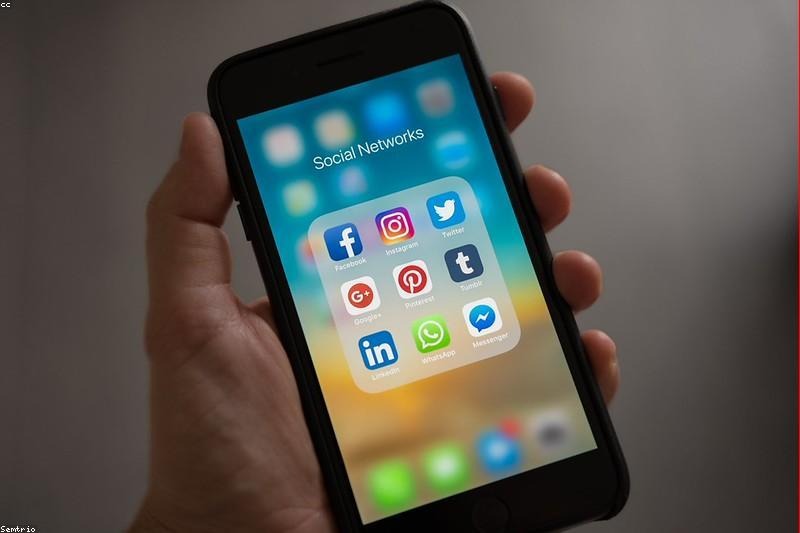 social,media,smartphone,phone